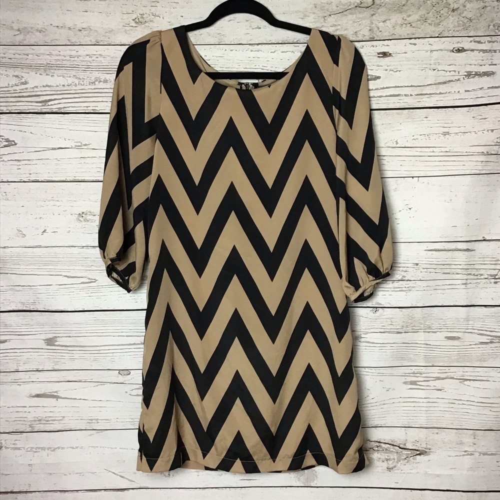 JULILA CHEVRON TUNIC DRESS SZ MEDIUM